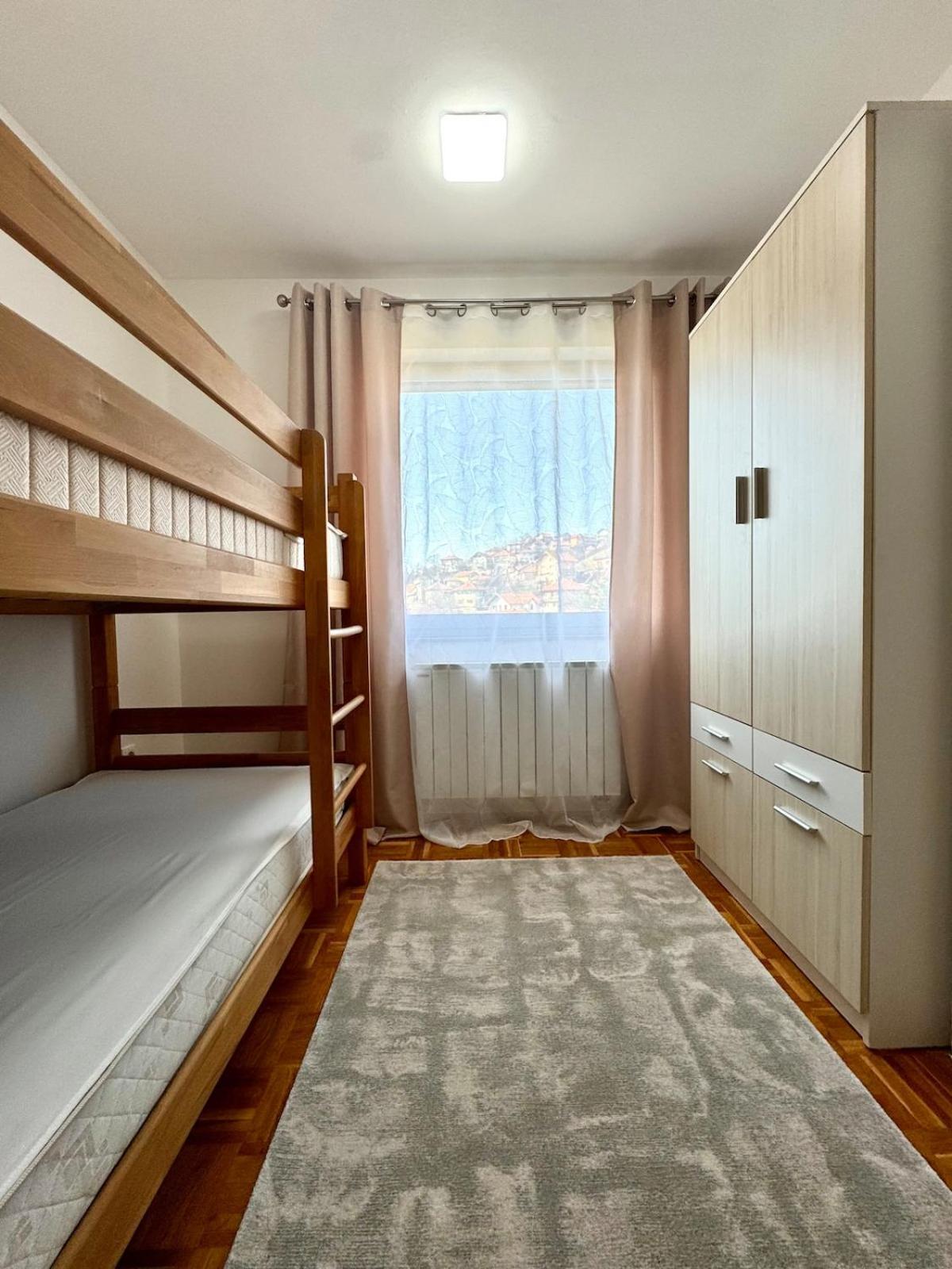 Modern & Complete 2bdr With Free Parking * Sarajevo