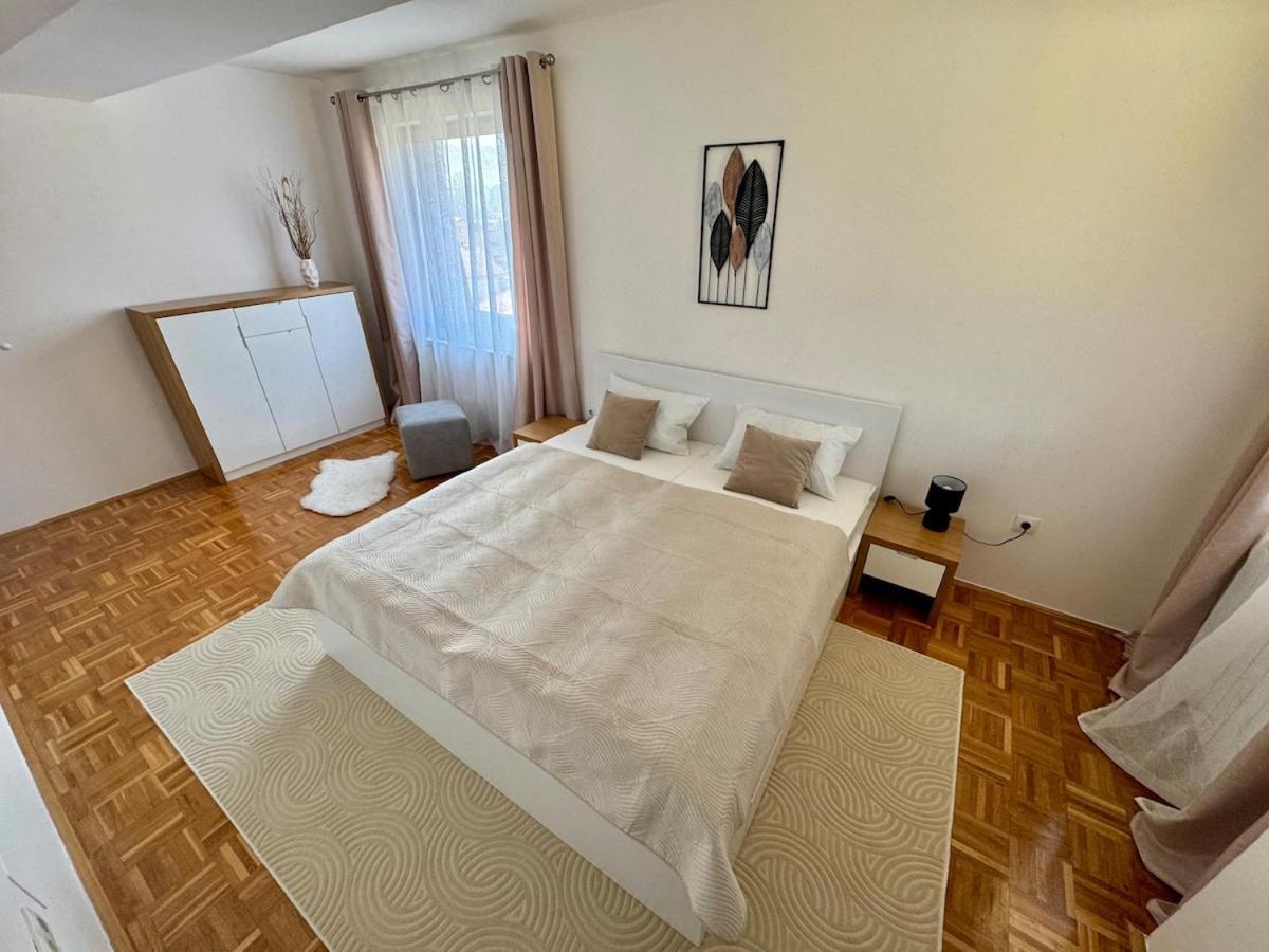 Modern & Complete 2bdr With Free Parking * Sarajevo
