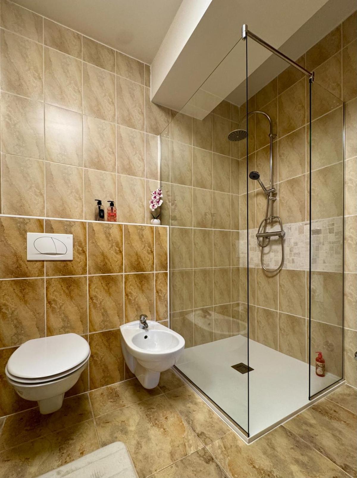 Apartment Modern & Complete 2bdr With Free Parking